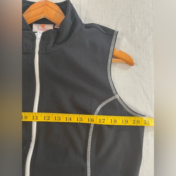 Quacker Factory Womens Black Sleeveless Zip-Up Vest Pockets Size M NWT - Picture 9 of 11
